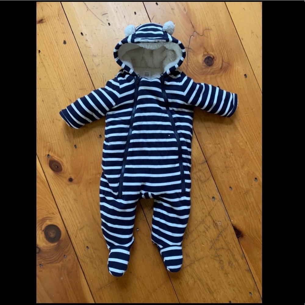 Baby Gap striped bunting with fleece 3-6m